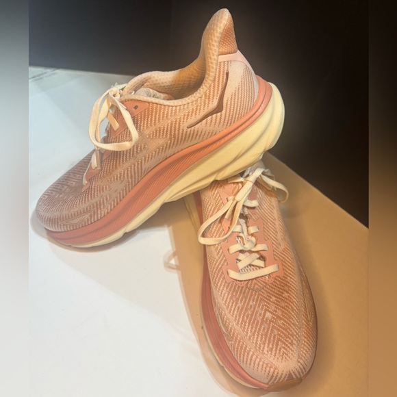 New Hoka Clifton 9 sneakers - Picture 3 of 6